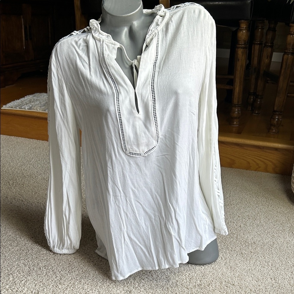 EXPRESS WHITE PEASANT PLOWS WITH OPEN SLEEVES